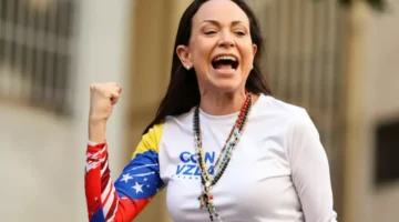 ابنة ماتشادو تستلم جائزة نوبل نيابة عن والدتها الهاربة من نظام مادورو وتطرح تساؤلات حول عودتها إلى فنزويلا 1